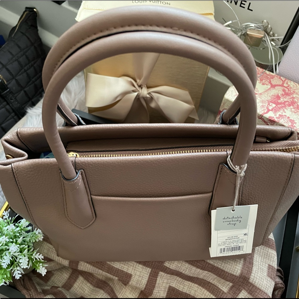 🎁GIFTED🎁🔥🔥DEAL🔥🔥✨Taupe Tote Bag Crossbody ✨NWT - Picture 7 of 12